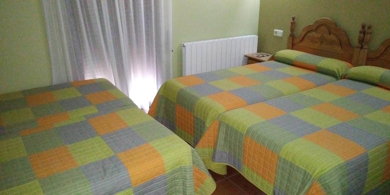 Hostal La Vega Peralejos 外观 照片