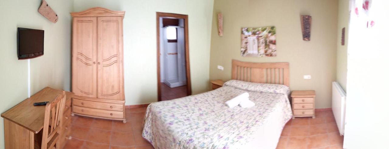 Hostal La Vega Peralejos 外观 照片