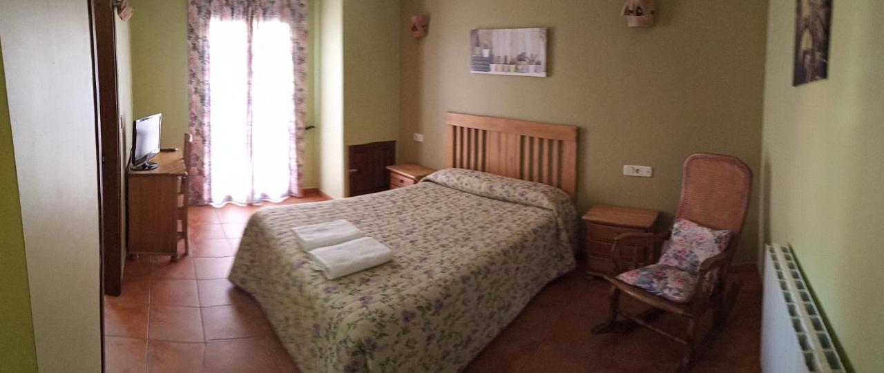 Hostal La Vega Peralejos 外观 照片
